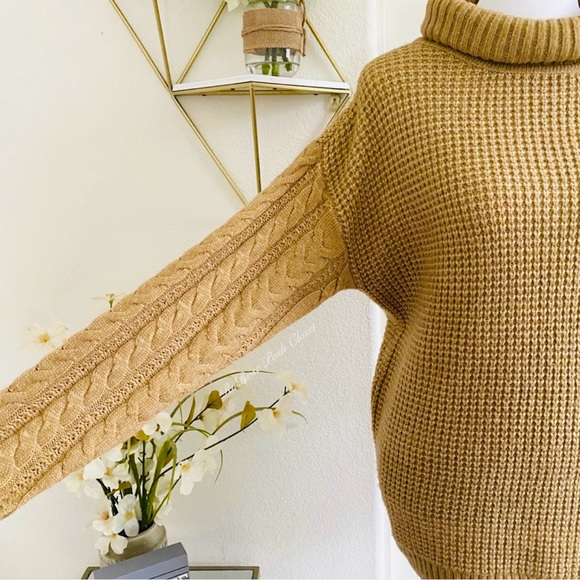 NWT Michael Kors Turtle Neck Pull Over Sweater - Picture 5 of 7